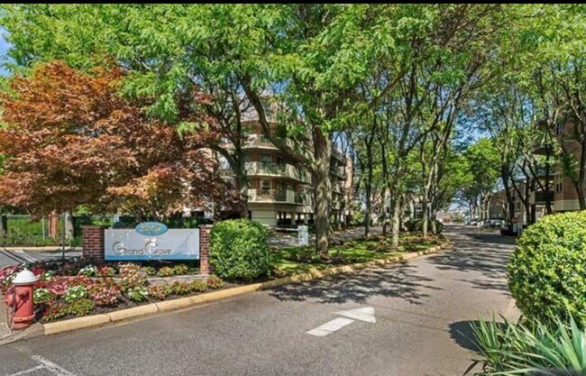 Building Photo - 200 Grand Cove Way