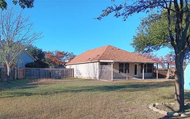 Building Photo - 14645 Montoro Dr