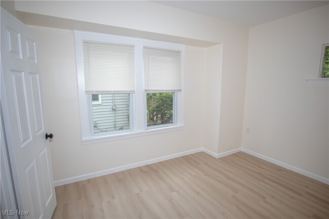 Building Photo - 3219 W 86th St