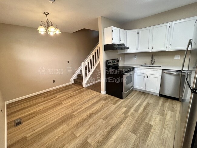 Building Photo - 11560 Community Center Dr