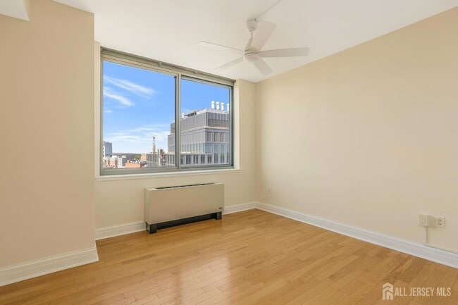 Building Photo - 1 Spring St