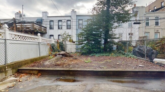 Building Photo - 418 73rd St