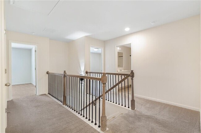 Building Photo - 153 Wayside Terrace