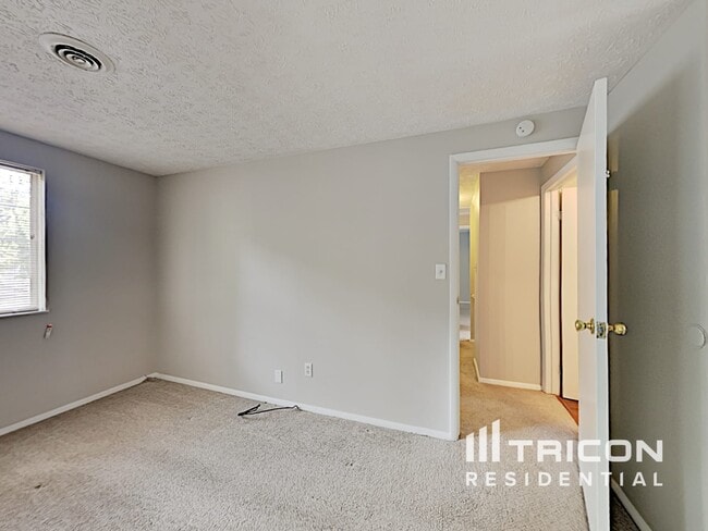 Building Photo - 4928 Rockborough Trail NW