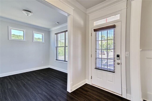 Building Photo - 7107 Branch Creek Cove