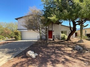 Building Photo - East side beauty with owned solar system