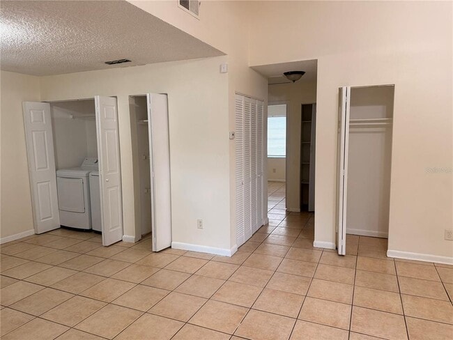 Building Photo - 9406 N Hartts Dr