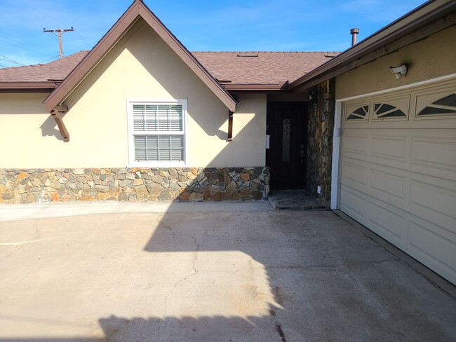 Building Photo - 851 Taft Ave