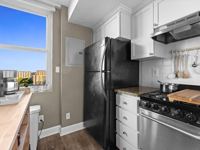 Building Photo - View