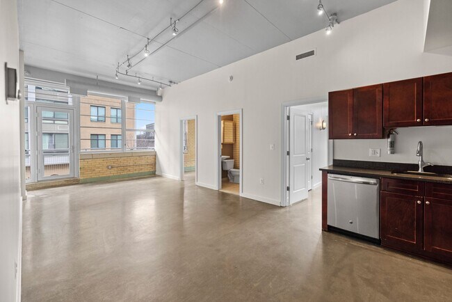 Building Photo - 701 Lamont St NW