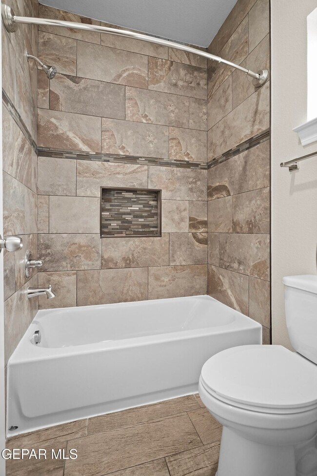 Building Photo - 618 Rafael Marmolejo St