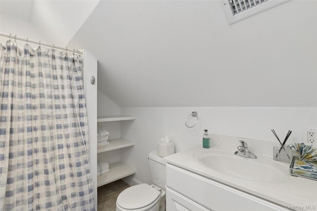 Building Photo - 9 Debras Way