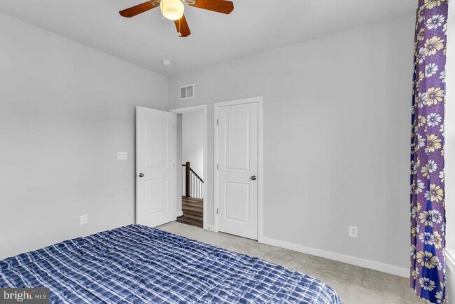 Building Photo - 41919 Spring Air Dr