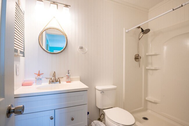 Building Photo - OFF-SEASON MONTHLY RENTAL WILL HELP WITH THOSE WINTER BLUES