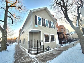 Building Photo - 2101 W Fletcher St