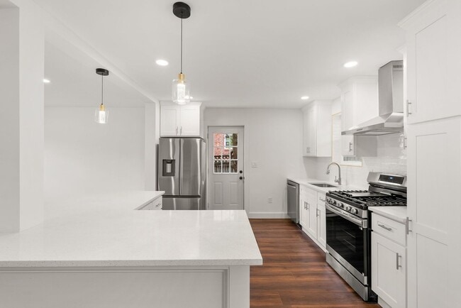 Building Photo - 3 Bed 3 Bath - Silver Spring Split Level -...