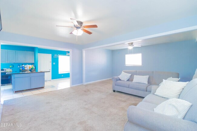 Building Photo - 451 Borrett St