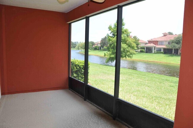 Building Photo - Lovely Townhouse in Vizcaya