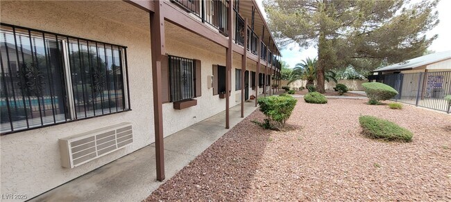 Building Photo - 4955 Jeffreys St