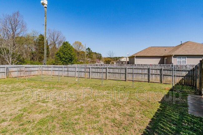 Building Photo - 118 Cedar Bend Dr