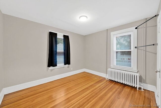 Building Photo - 45 Fairlawn St