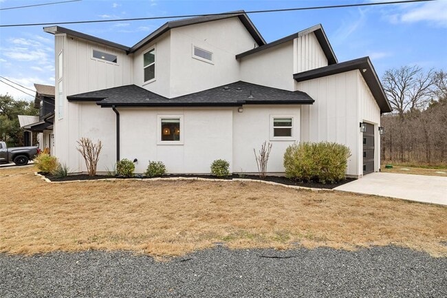 Building Photo - 18200 Fair Ln