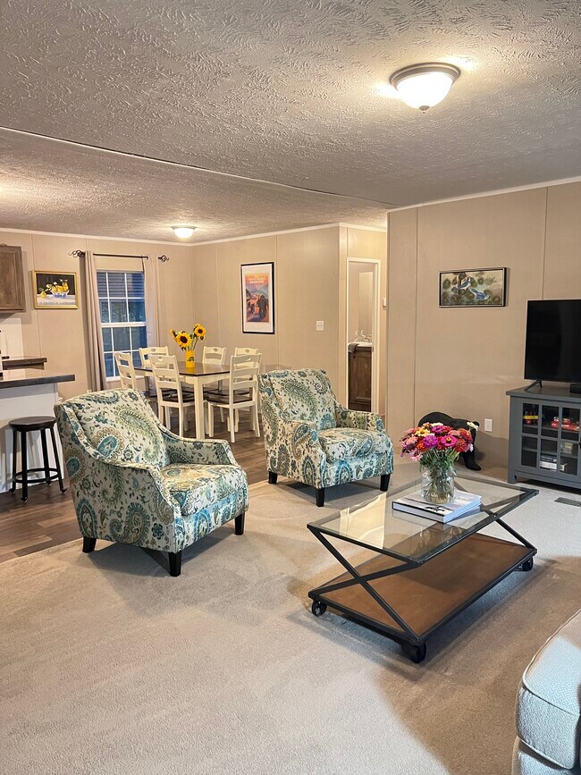 Building Photo - 2634 Cedar Creek Rd