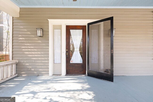 Building Photo - 300 Oxford Pl NE