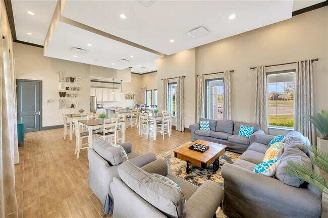 Building Photo - 33318 Hamilton Hl Ln