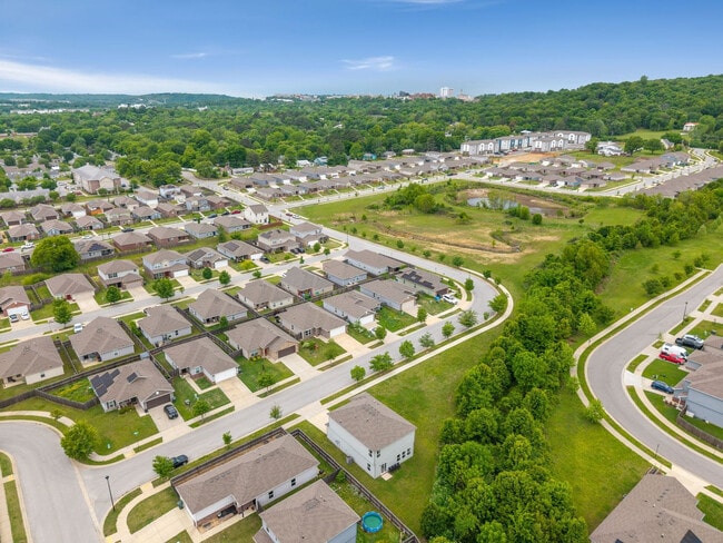 Building Photo - 930 E Swift Dr