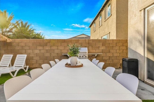 Building Photo - 83796 Moreno St