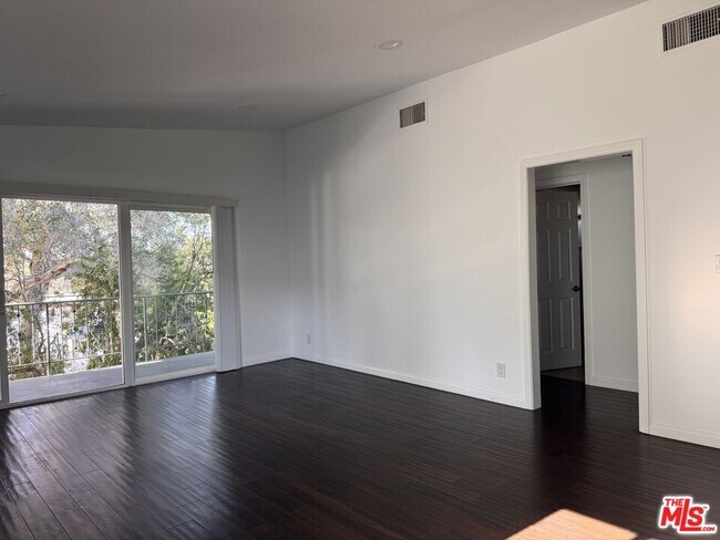 Building Photo - 2639 6th St