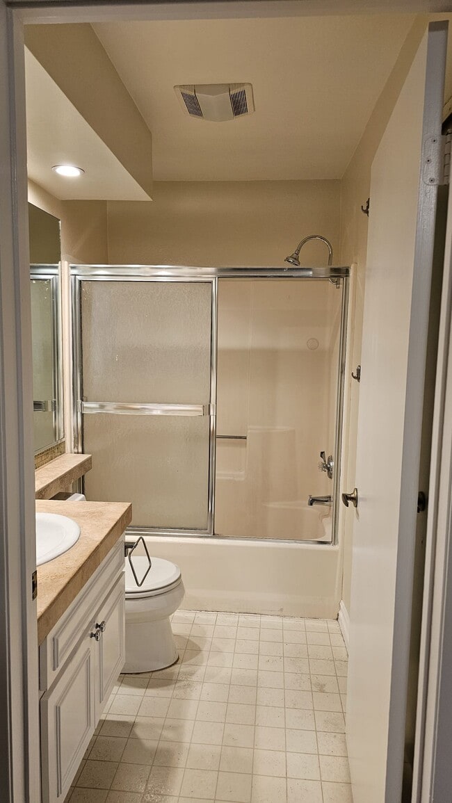 Building Photo - 14727 Magnolia Blvd