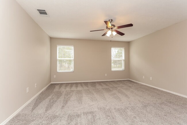 Building Photo - 5240 Sunsail Dr