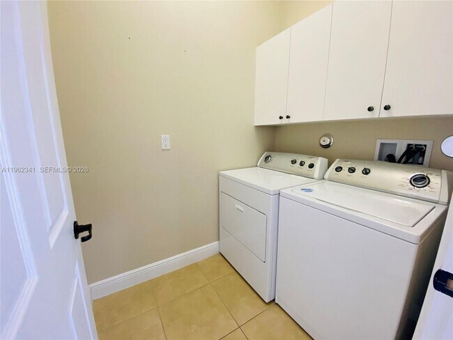 Building Photo - 8353 NW 38th St