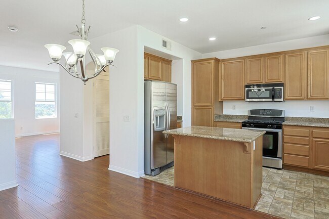 Building Photo - La Mesa 2BR + Office Room Townhome-Style Condo with 2-Car Garage Parking