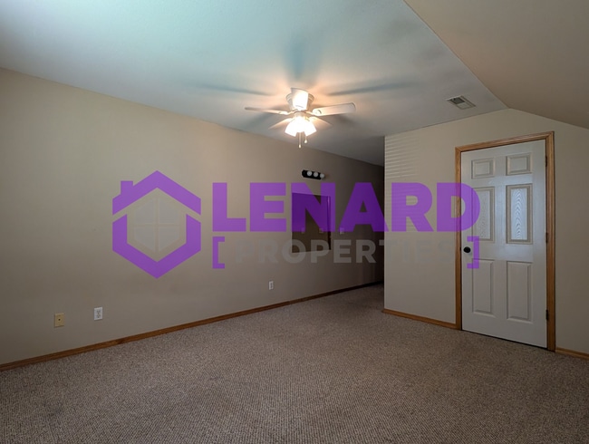 Building Photo - 714 Pinhook Dr