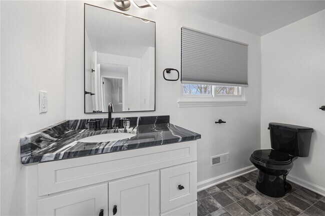 Building Photo - 49 Bucklebury Hill