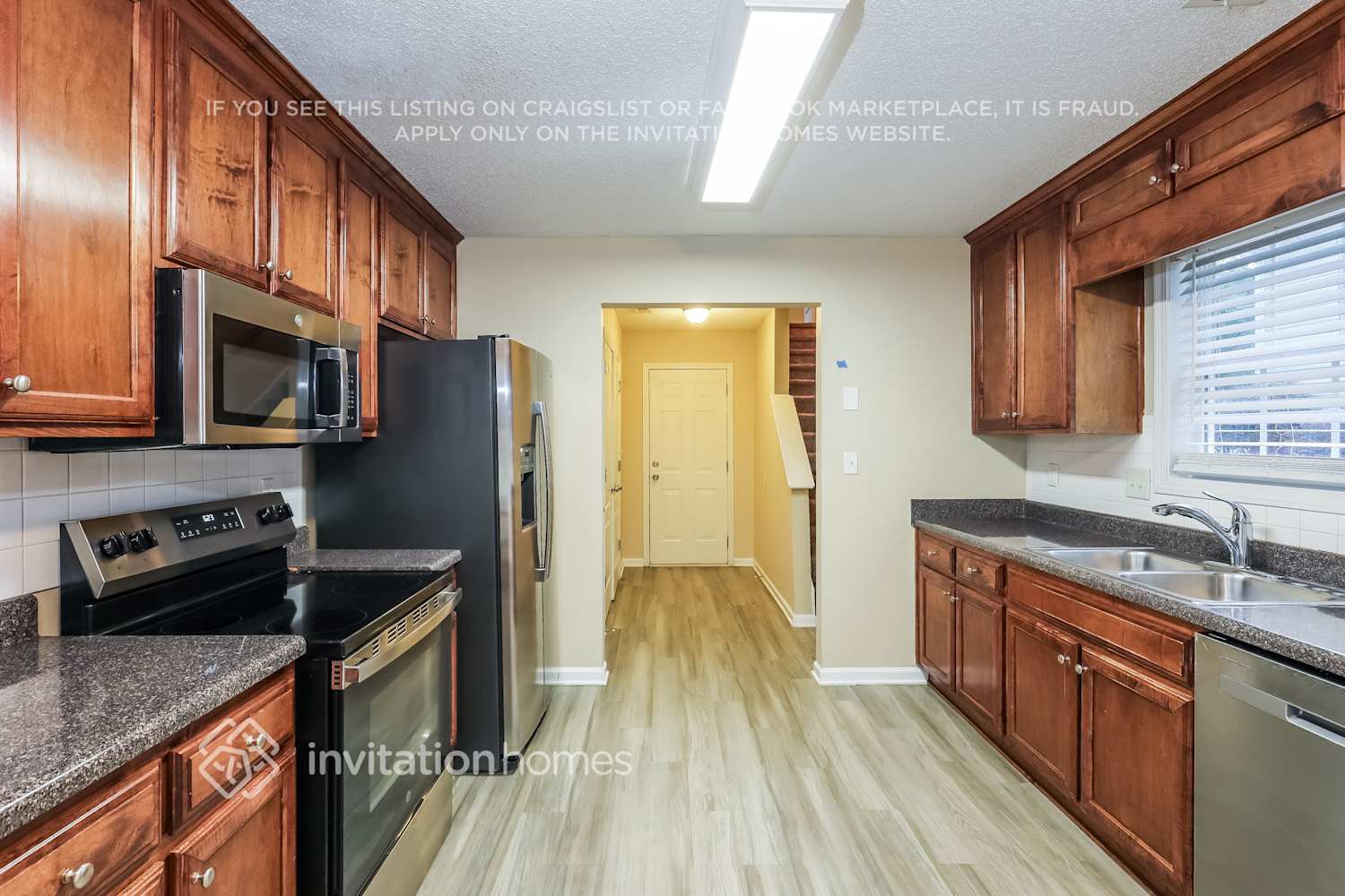 Building Photo - 303 Peachtree Cir