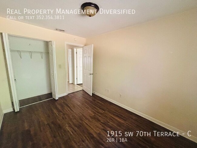 Building Photo - 1915 SW 70th Terrace