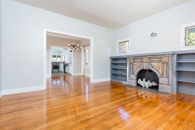 Building Photo - Modern Kensington Cottage