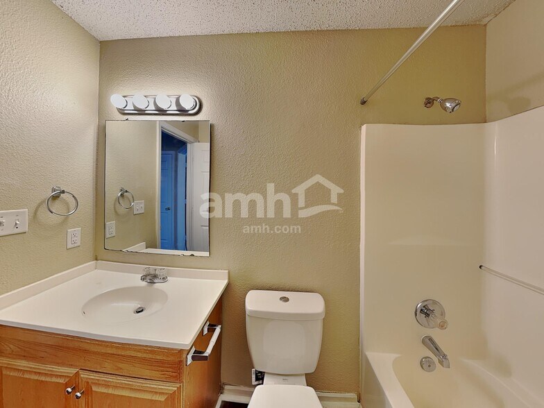 Building Photo - 1783 Blue Lake Dr