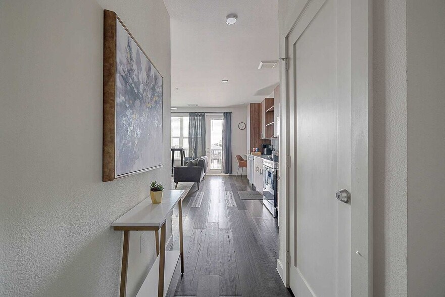 Building Photo - 2232 Empire Central Dr