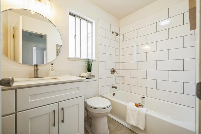Building Photo - Stunning 3 Bed, 2.5 Bath in Antioch