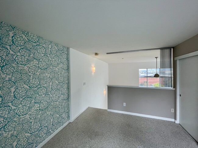 Building Photo - 1247 66th St