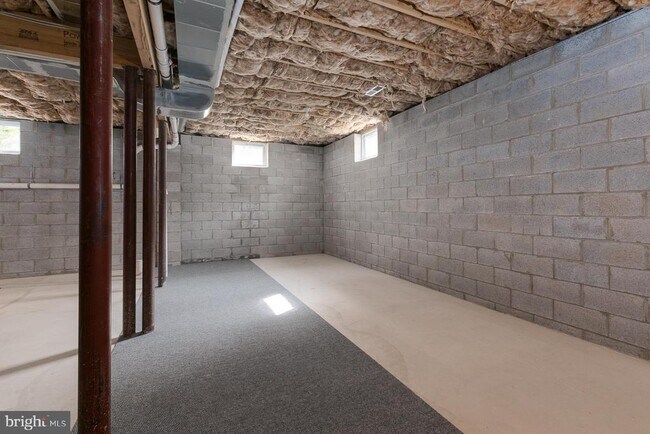 Building Photo - 42 Harris Rd