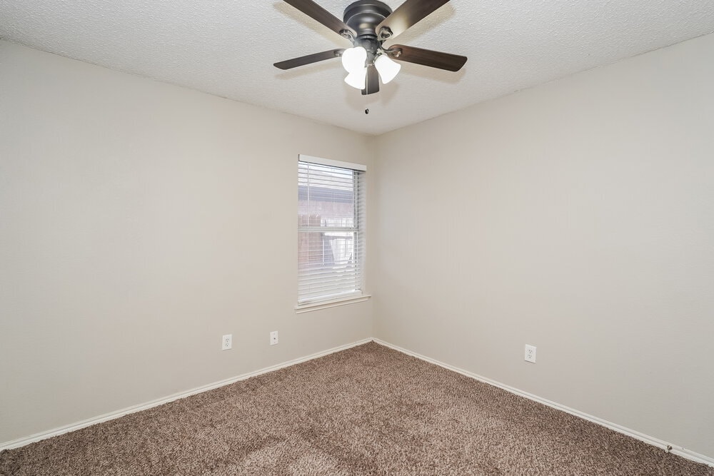 Building Photo - 8112 Broken Arrow Rd