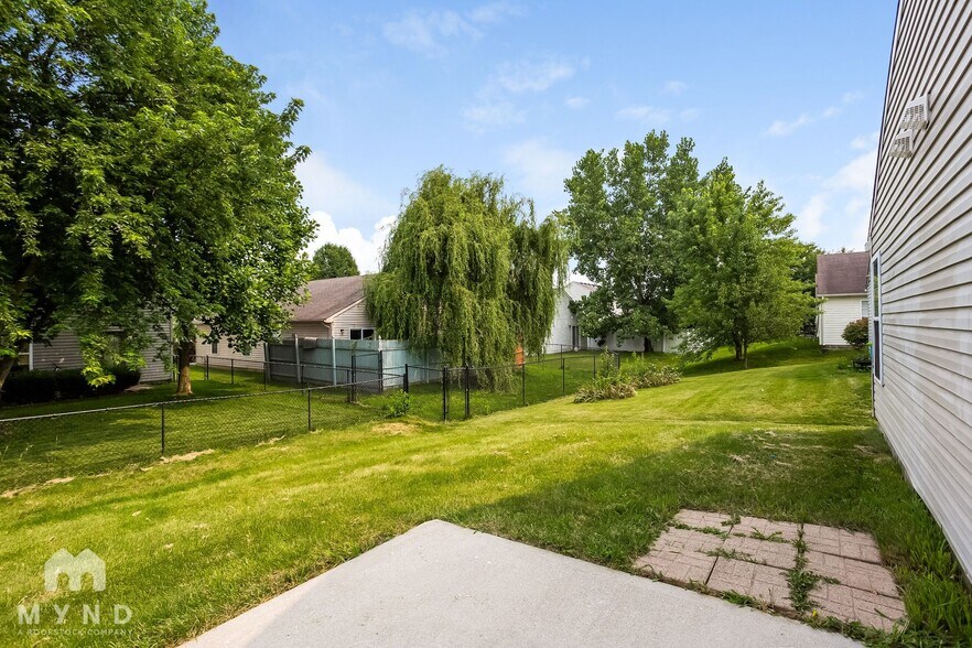 Building Photo - 15466 Ten Point Dr