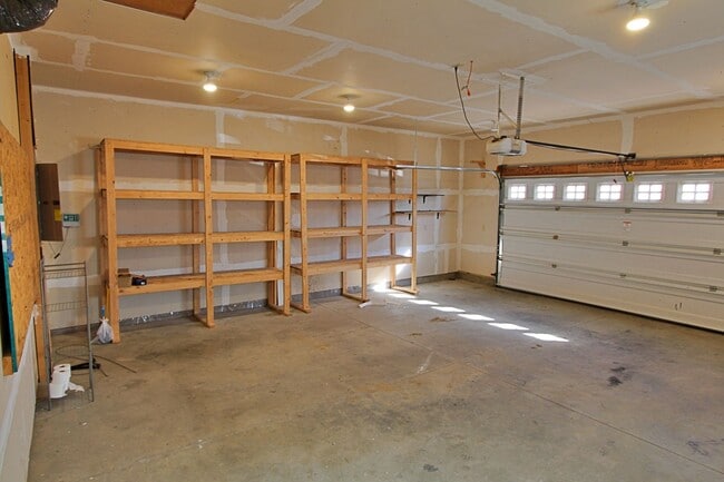 Building Photo - 1704 23rd Ave NW