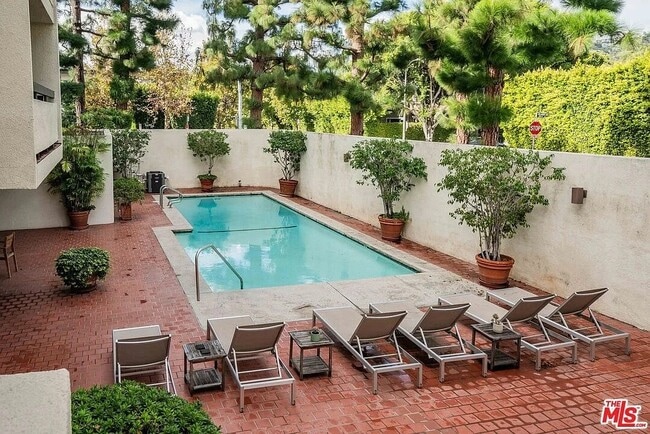 Building Photo - 8380 Waring Ave